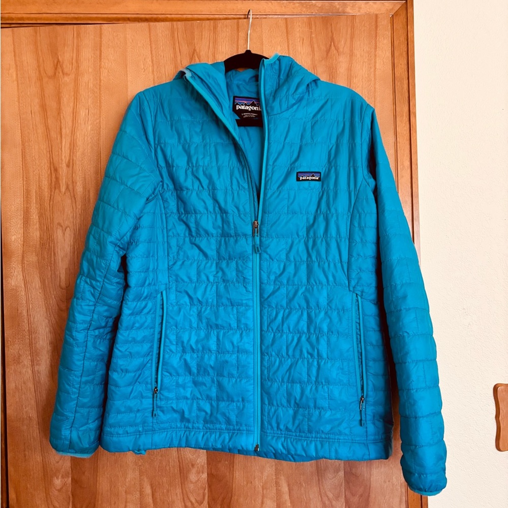 Patagonia Women’s L Blue Nano Puff Hoodie